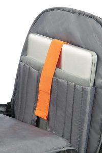 תיק גב למחשב 15.6" עם כיסוי לגשם American Tourister UG7
