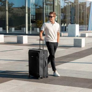 מזוודה בינונית יוקרתית Samsonite Pro-DLX TRVL 6.0 67cm
