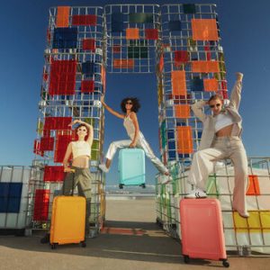 טרולי קשיחה קלה לעליה למטוס 20" American Tourister Dashpop 55X40X23